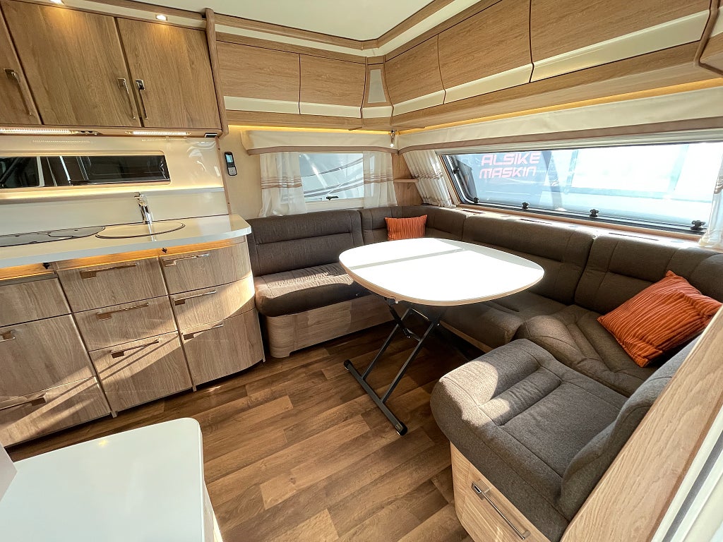 Kabe Smaragd 520 XL KS / ALDE / AC / Året runt standard / 1995kr/mån  - Kabe