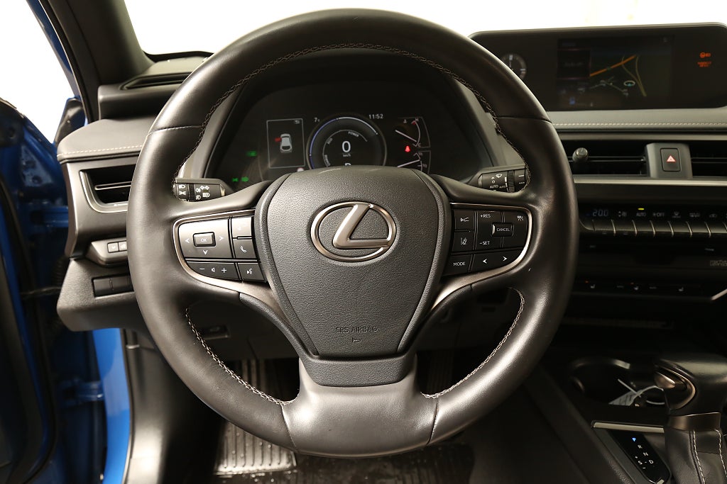 Lexus UX 250h E-Four 184hk Premium AWD Aut Teknik-paket Taklucka 2021