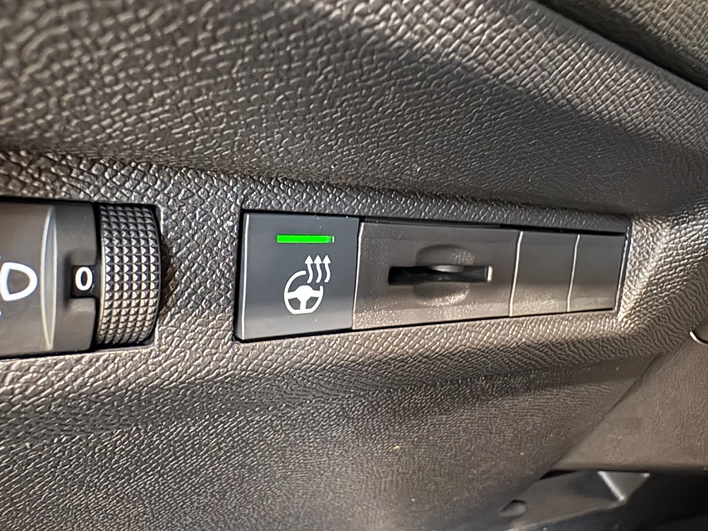 Peugeot 308 sw Hybrid 145 1.2 PureTech 145 e-DSC Euro 6 SoV Hjul thumbnail
