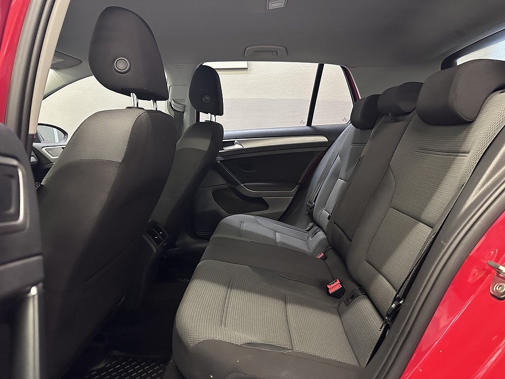 Volkswagen Golf 5-dörrar 1.2 TSI BMT Masters | R-line | Kamera | S+V