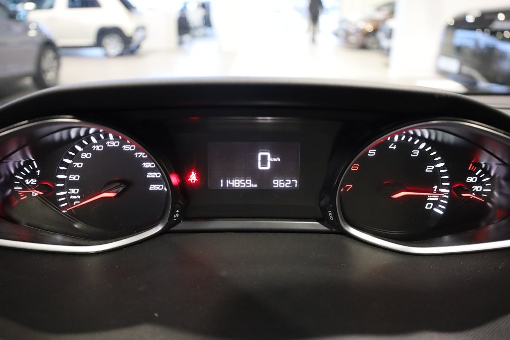 Peugeot 308 SW 1.2 Active Navi Drag Kamera M-värme 2016