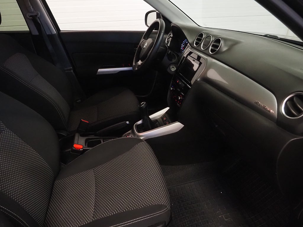 Suzuki Vitara 1.6 VVT 120hk AllGrip 4x4 Exclusive Backkamera ACC 2018