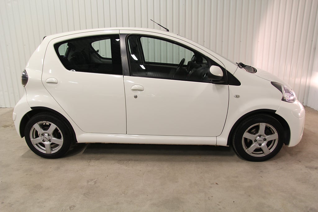 Toyota Aygo 5-dörrar 1.0 VVT-i Automat, 1 ägare, bluetooth