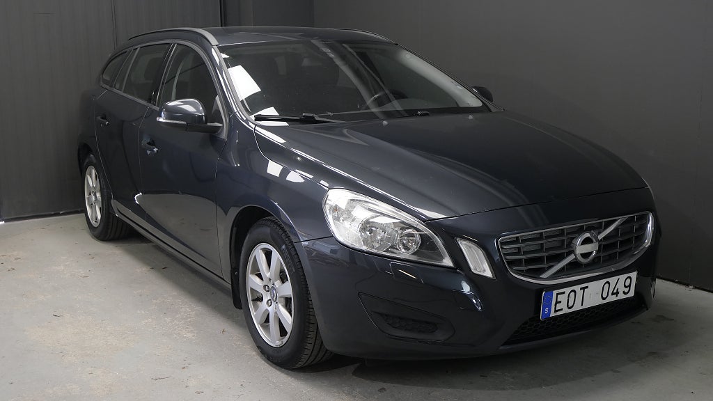 Volvo V60 D2 ecoDrive Kinetic 115hk Dragkrok Värmare 