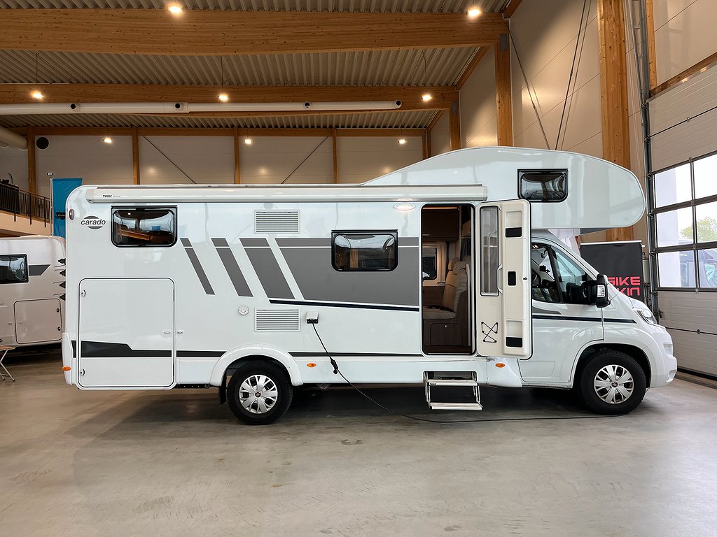 Carado A 464 / B-kort / 6 bältade / 6 Sovplatser / 845 Mil - Carado