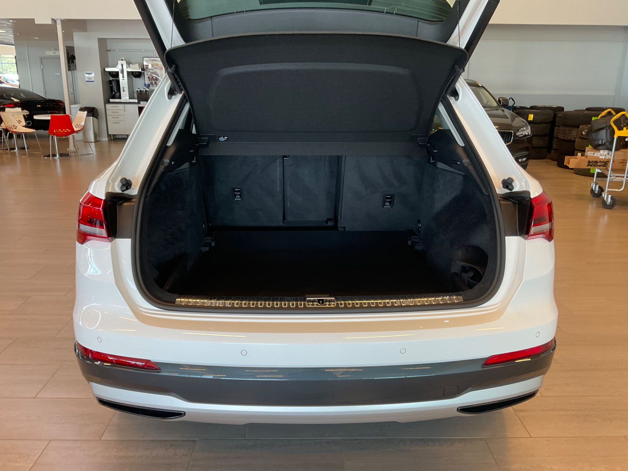 Audi Q3 2024, bild 6/46