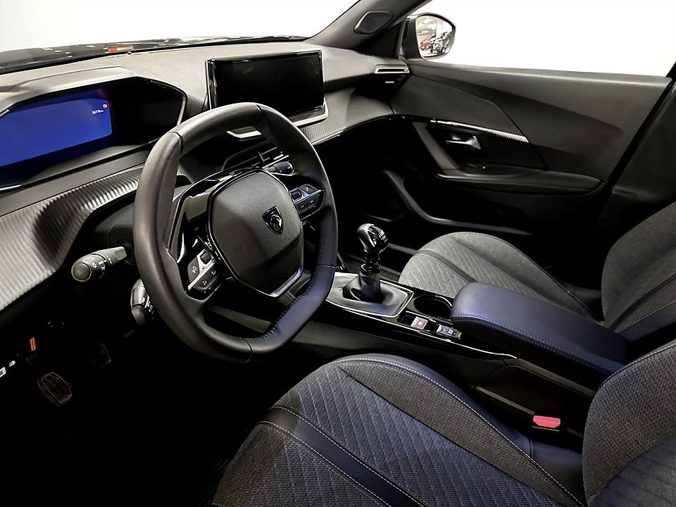 Bild på Peugeot 2008 Allure 1.2 PT 130hk CARPLAY P-SENSORER
