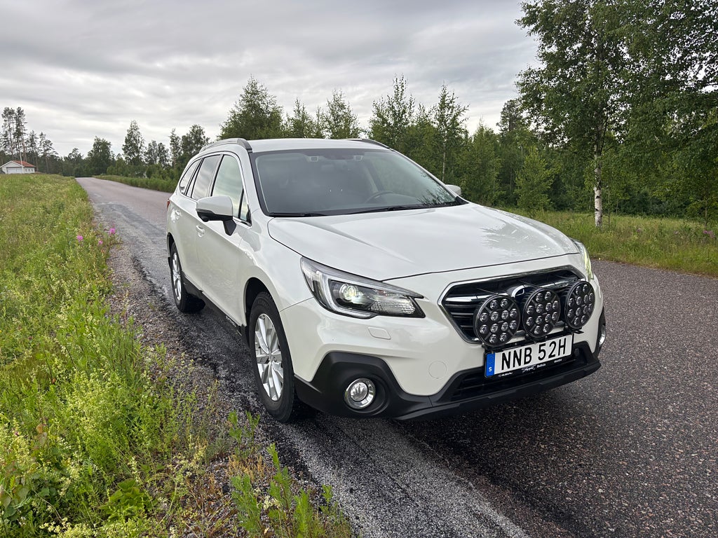 Subaru Outback 2.5 4WD Lineartronic Euro 6