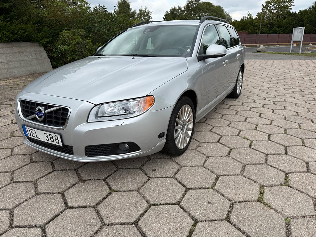 Volvo V70 D4 Momentum Dragkrok Fullservad 