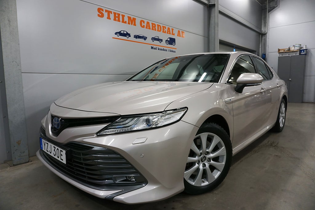 Toyota Camry Hybrid CVT Executive 218hk, Kamera, BLIS, GPS, S+V hjul