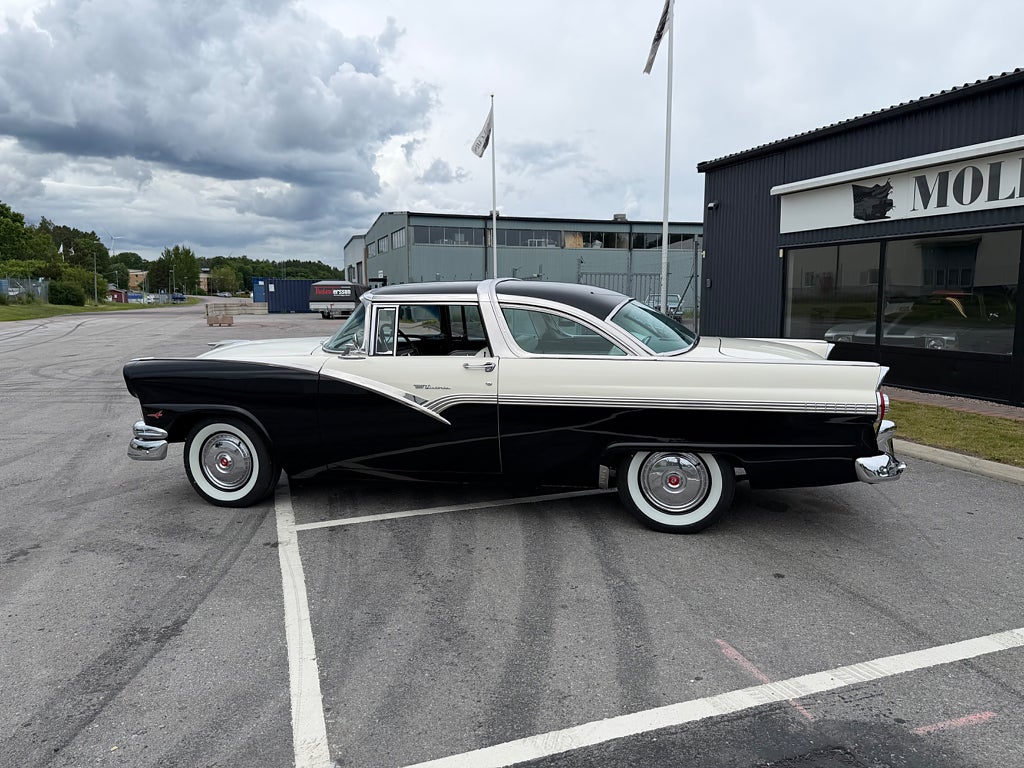 Ford Fairlane Crown Victoria 4.8 V8 Fordomatic