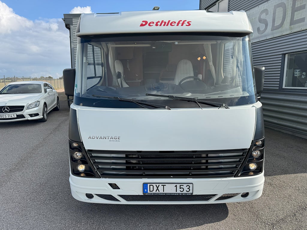 Dethleffs ADVANTAGE I6951 INTEGRERAD QVEENBED 2,3 L 6 VÄXL 