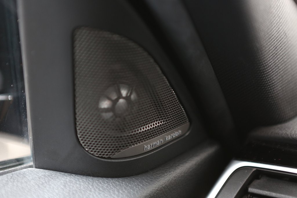 BMW 330 i 252hk Sedan M-sport Aut Navi Head-up 2017