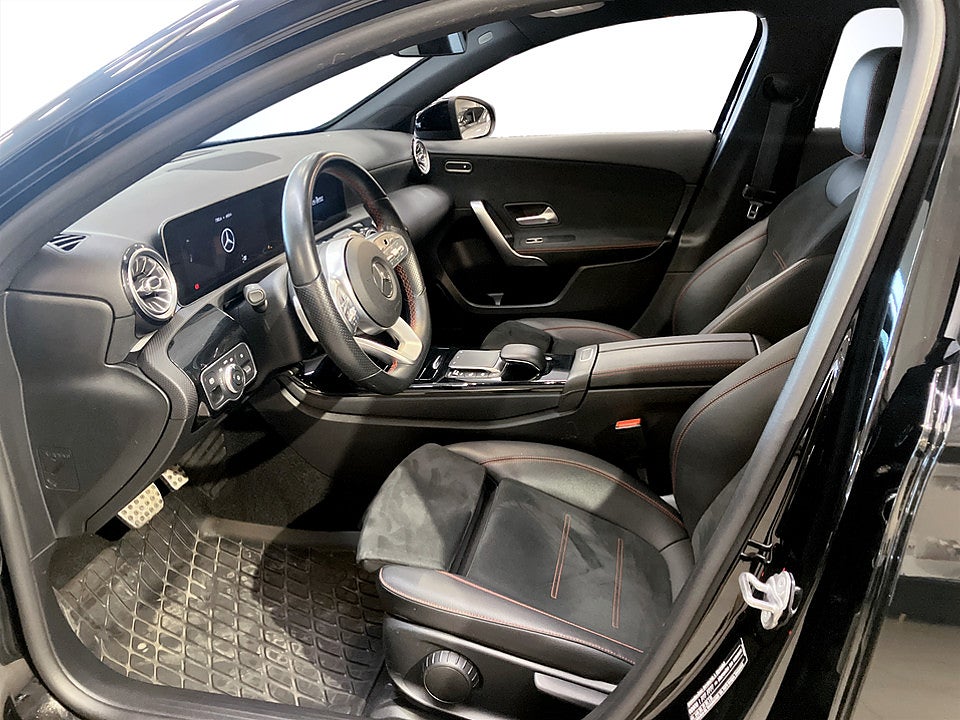 Bild på Mercedes-Benz A200 AMG PREMIUM NIGHT PACK 163hk Aut B-KAMERA CARPLAY