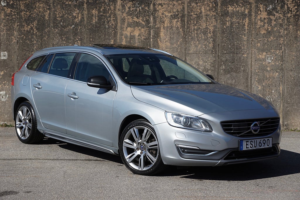 Volvo V60  D5 AWD Polestar 230hk Summum|Lucka|Drag|BLIS|SE SPEC|