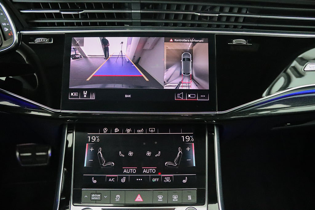 Audi Q8 50 TDI Quattro S Line B&O Panorama Matrix Värmare