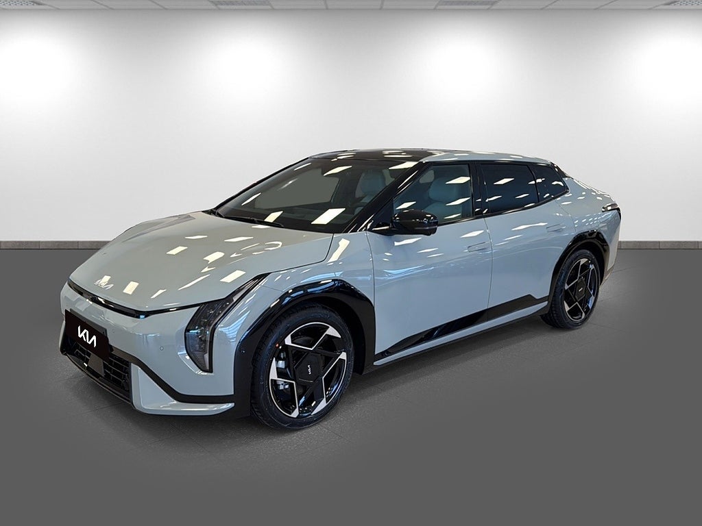 Kia EV4 FASTBACK GT LINE – 91 914 KR RABATT & VINTERHJUL INGÅR*