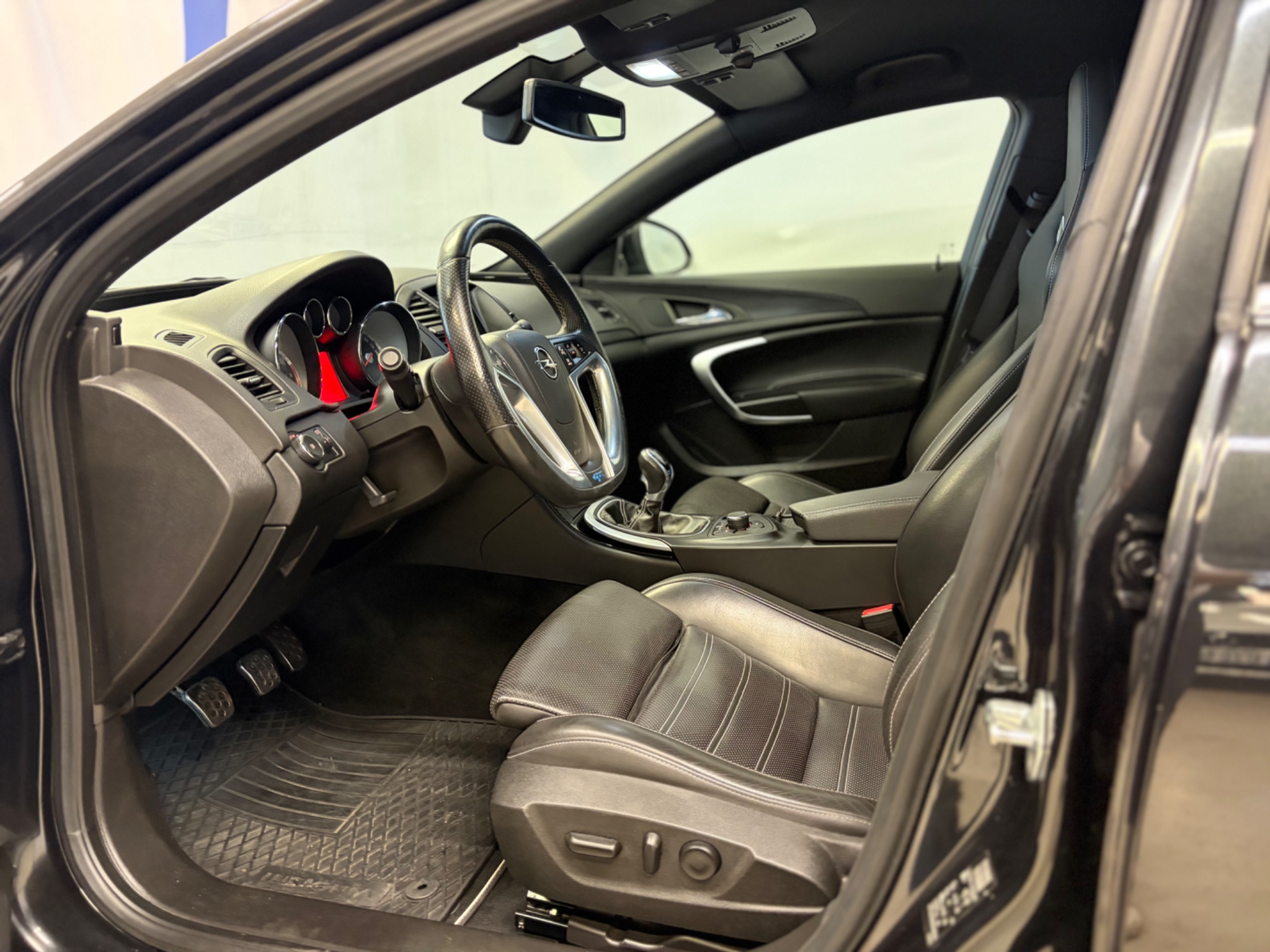 Opel Insignia 2010, kuva 5/10
