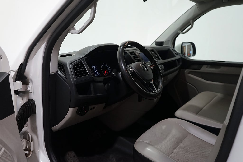 Volkswagen Transporter T28 2.0 TDI 4Motion Automat Värmare Pluspaket 180hk