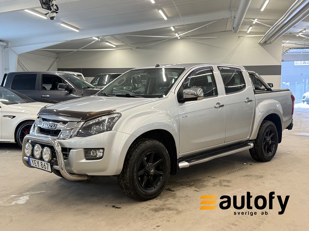 Isuzu D-Max Crew Cab 2.5 4WD KÅPA FLAKLOCK MOMS DRAG FULLSERVAD