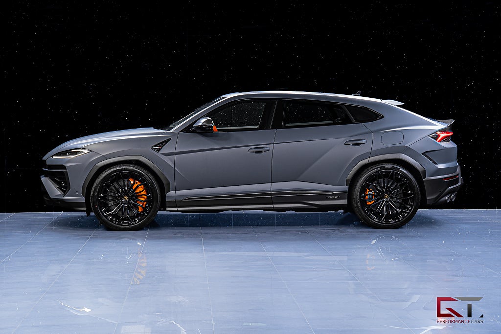 Lamborghini Urus SE 2026 MOMS Full Carbon Grigio Matt B&O-Adv 23" Pano