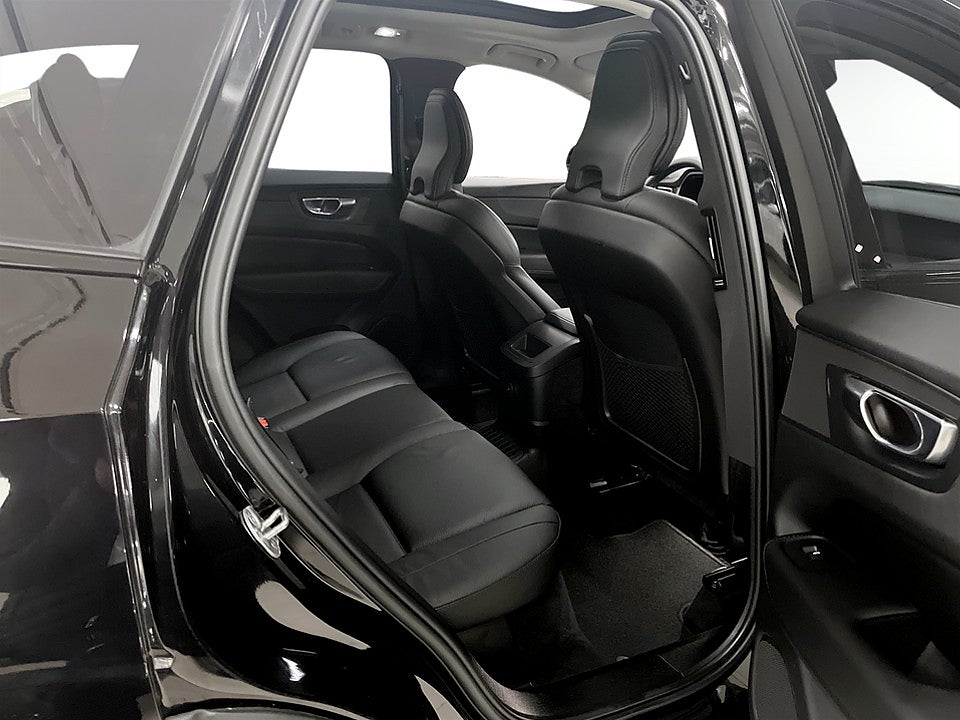 Bild på Volvo XC60 Recharge Plus Dark T6 350hk Aut 4WD-KAMERA,PANO,ELSTOL