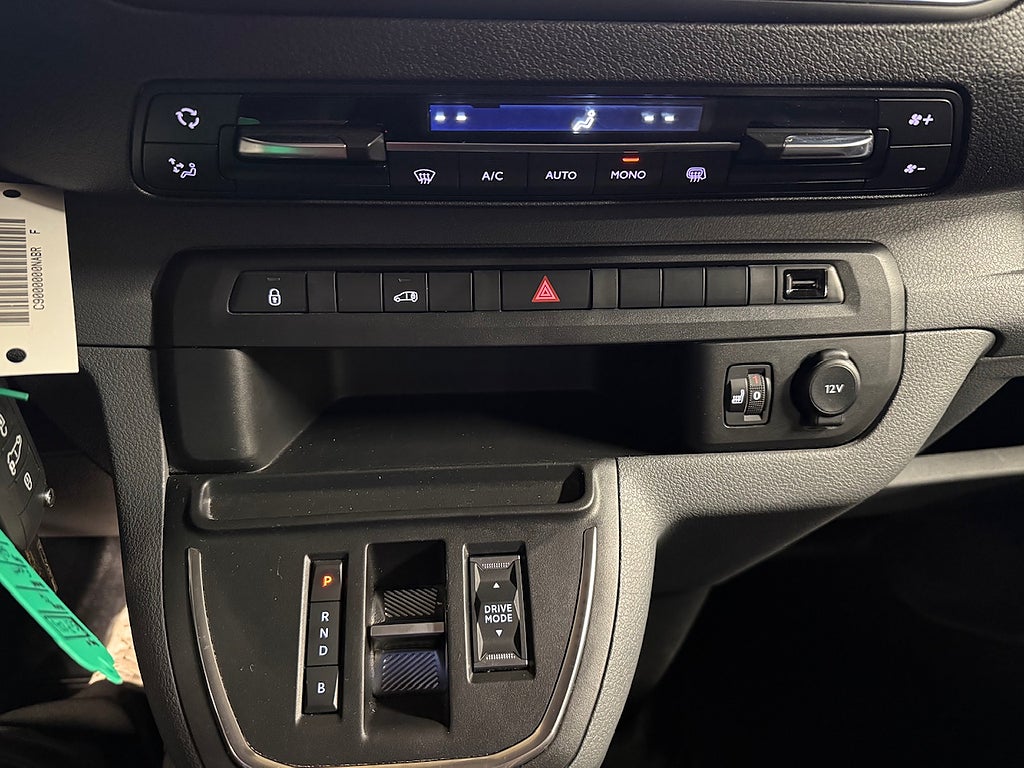 Bild på Peugeot e-Expert  PRO+ L3 75kWh 136hk Back-kamera/Nav