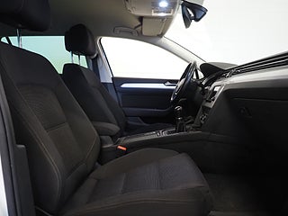 Kombi Volkswagen Passat 10 av 24