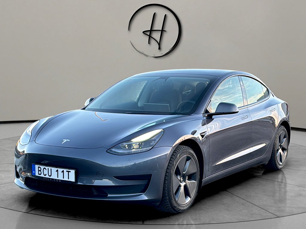 Tesla Model 3 Model 3 1-Ägare Panorama Leasing  momsbil Facelift Värmepump