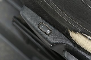 Transportbil - Skåp Opel Vivaro 10 av 15