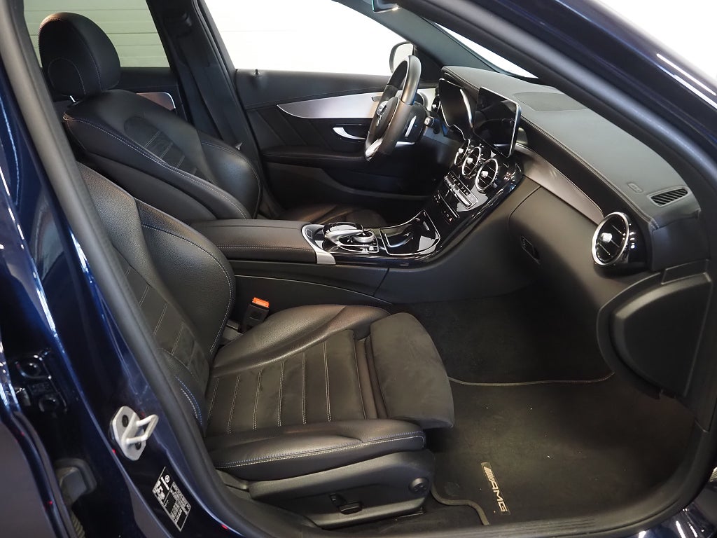 Mercedes-Benz C300 de 300 T de 9G-Tronic AMG Line, Night Edition 306hk | Drag 2021
