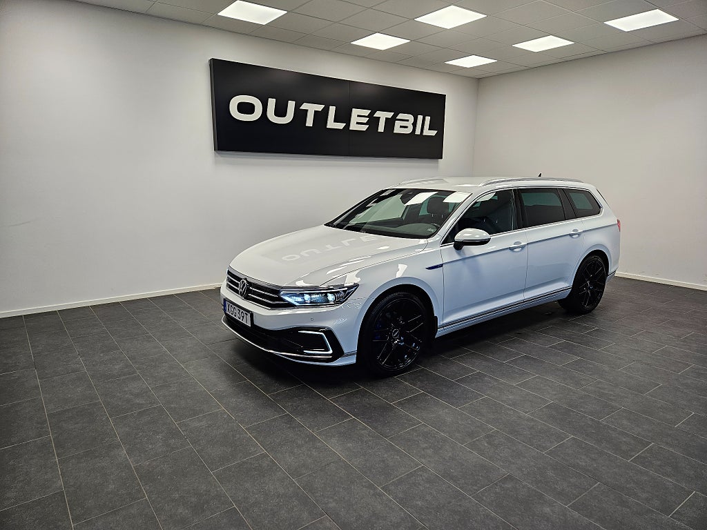 Volkswagen Passat GTE Sportscombi 1.4 TSI 218hk Cockpit Värmare Navi Drag