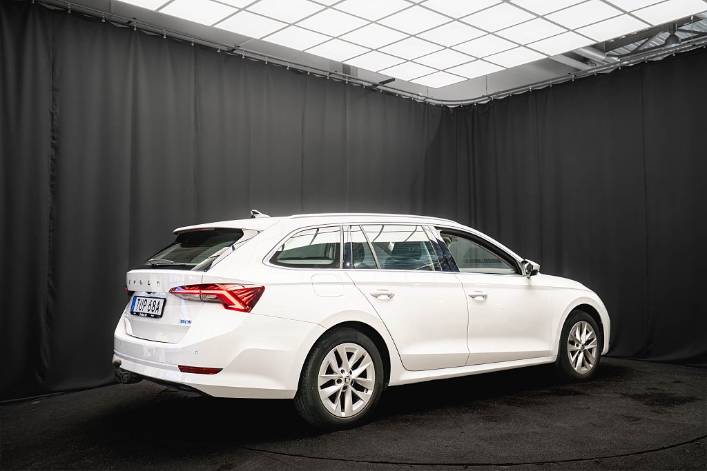 Skoda Octavia DRAG KAMERA CARPLAY RATTVÄRME 1-ÄGARE AUTOMAT