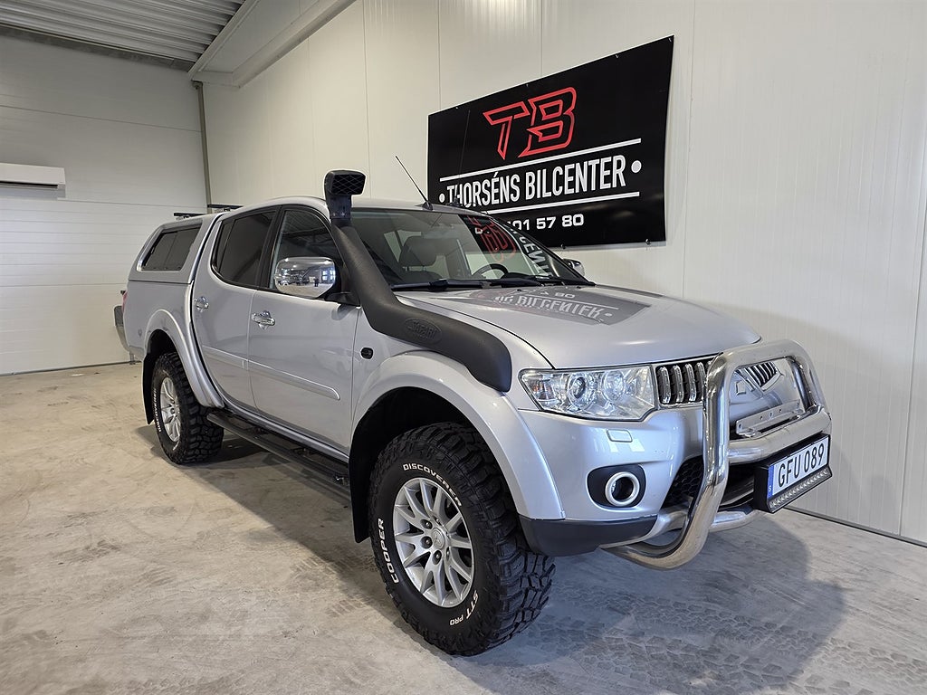 Mitsubishi L200 Dubbelhytt 2.5 4x4 "Overlander" OME/ARB/33"hjul/Snorkel