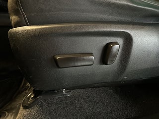 Toyota Hilux Dubbelhytt 2.8 4WD Invincible MOMS/MoK/Skinn/Kamera/SoV – bild 17
