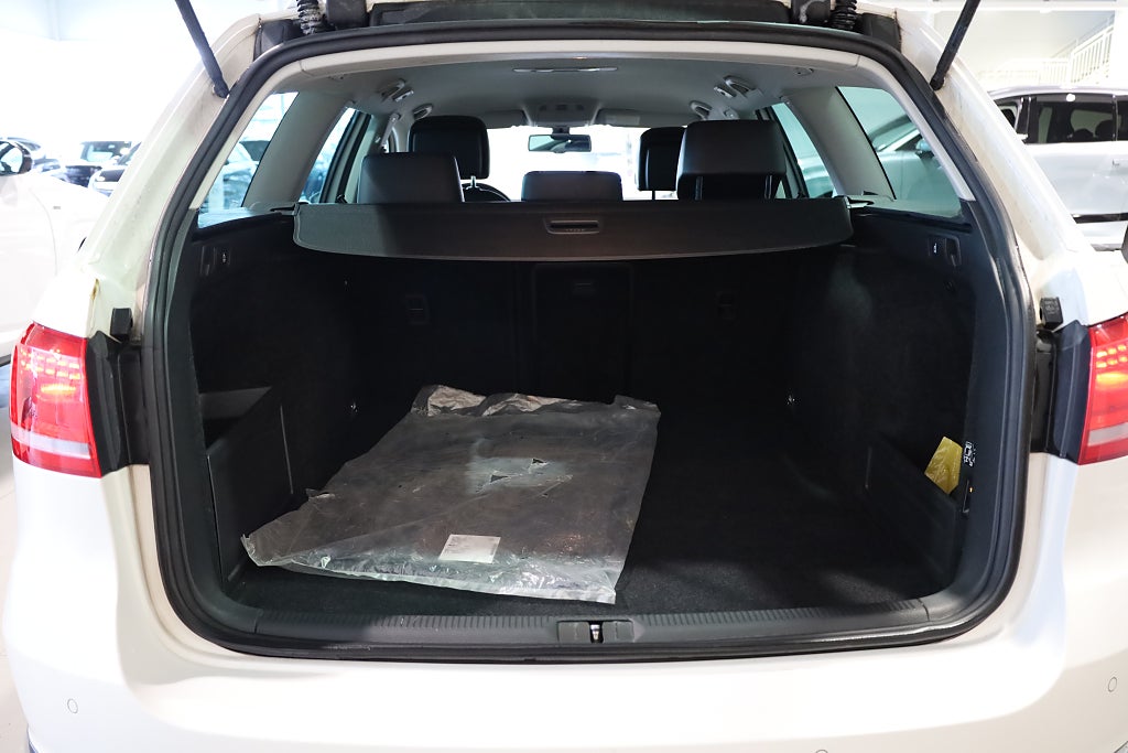Volkswagen Passat 2.0 TDI AUT 4Motion R-line Drag Kamera Drag Läder 2013