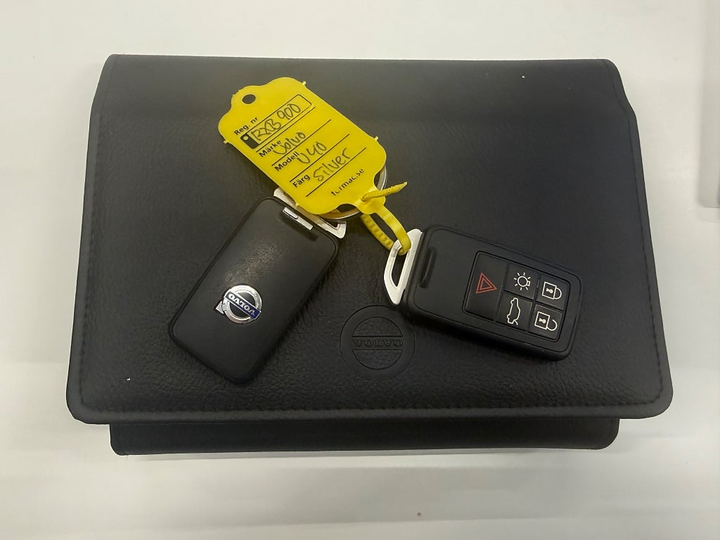 Volvo V40 D2 Geartronic Kinetic/Ny Kamrem 11600 mil 2 Ägare - miniatyr 19