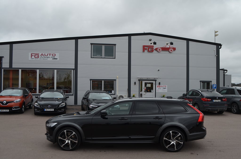 Volvo V90 Cross Country D4 AWD Momentum Adv 190 hk VOC Nybesiktigad Euro 6