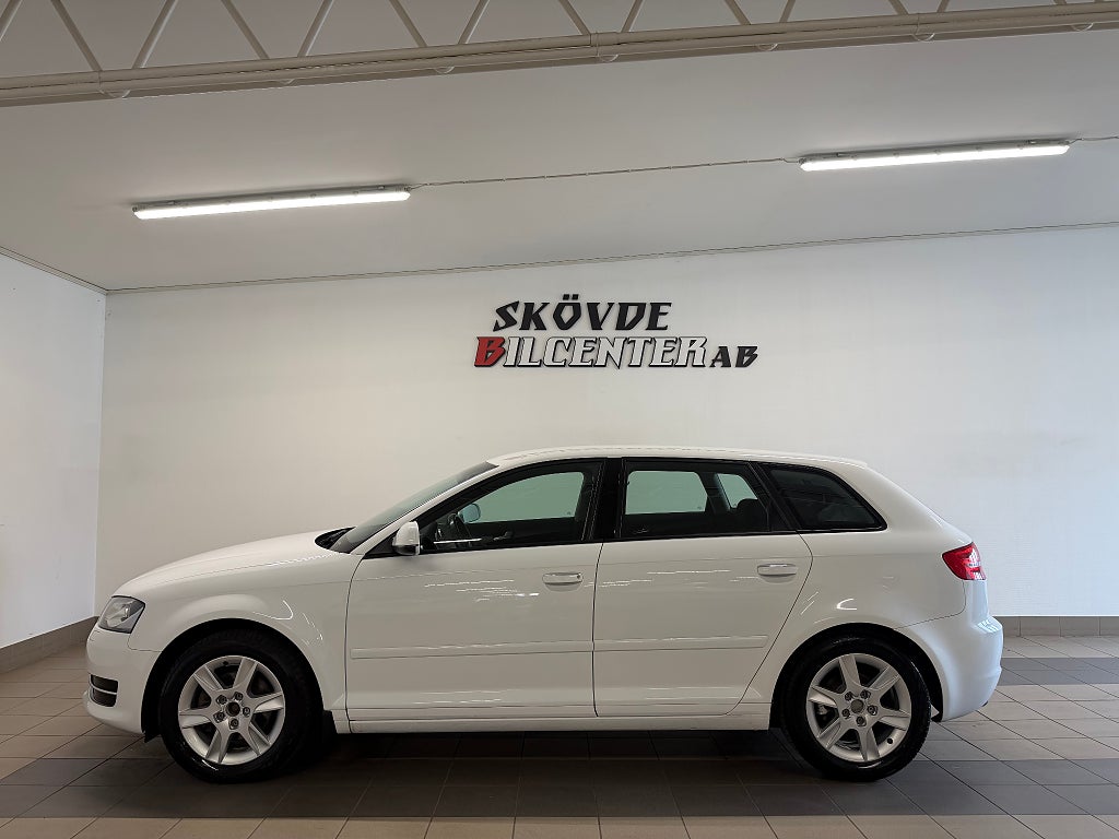 Audi A3 Sportback 2.0 TDI Proline/6-VXL/Nyservad/Drag/DRL/Xenon