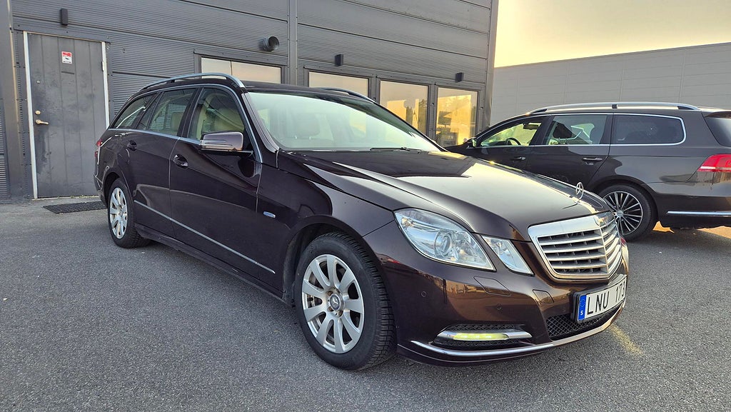 Mercedes-Benz E 200 T CGI Blue-E 5G-Tronic Elegance EU5 Nybes/Nyservad