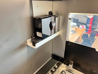 Husbil-halvintegrerad Adria Coral 670 SLT Supreme 32 av 37