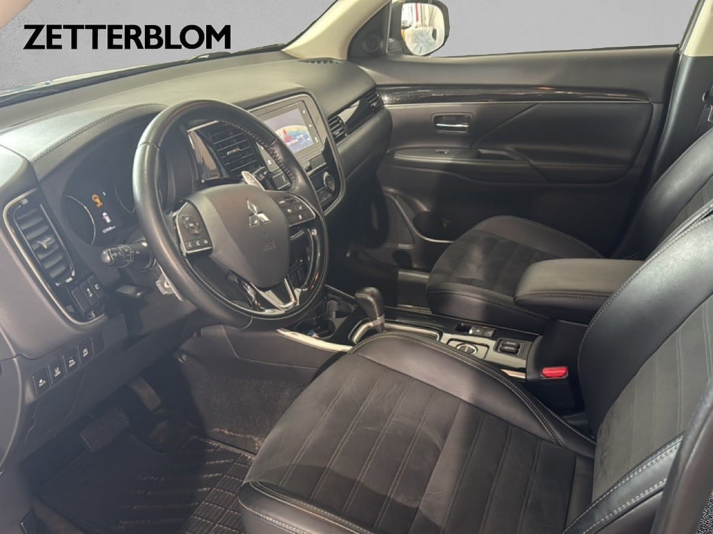 Kombi Mitsubishi Outlander 8 av 15