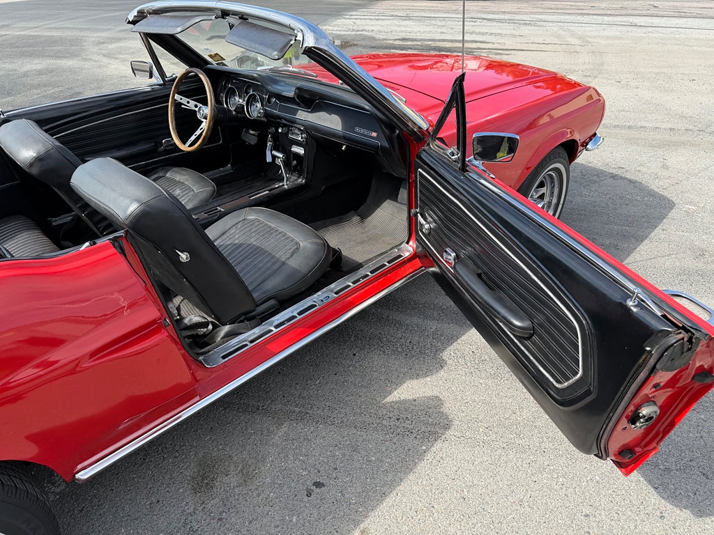 Ford Mustang Cabriolet V8 0kr insats 3230kr/mån