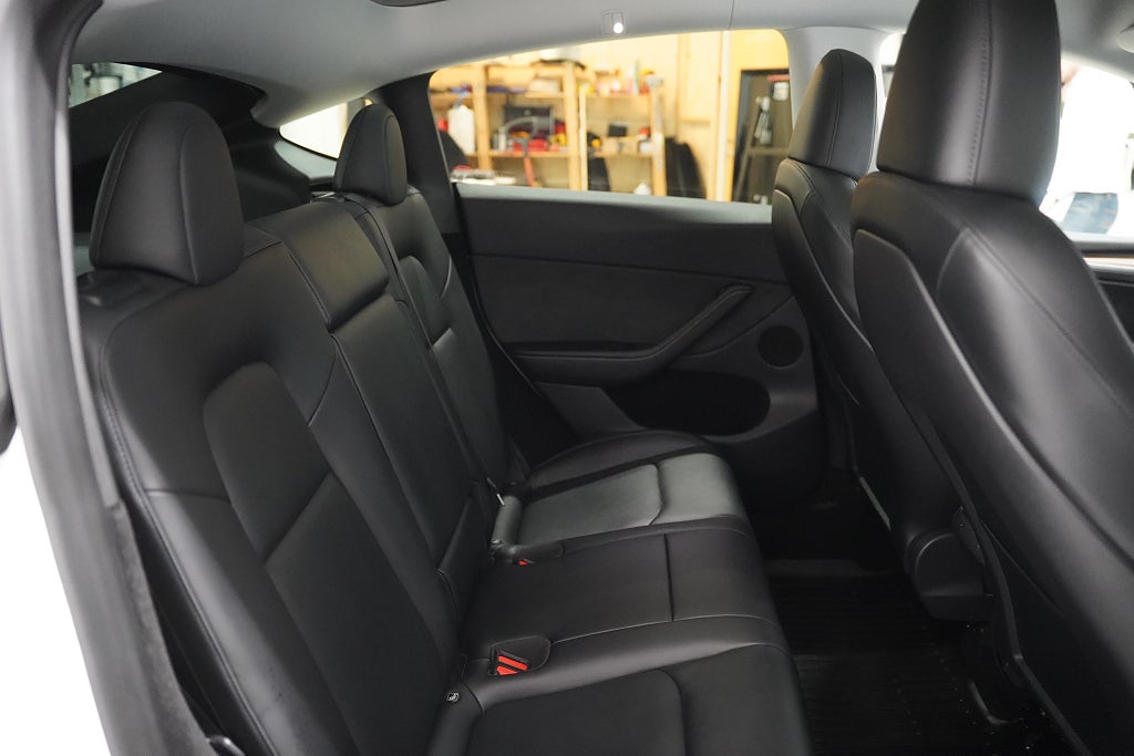 Tesla Model Y Standard Range 299hk / Dragkrok / En ägare