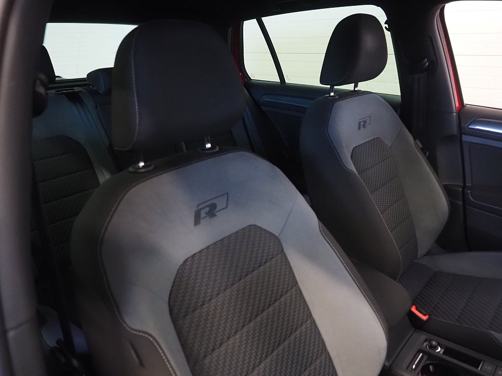 Volkswagen Golf 1.5 TSI 150hk GT R-Line Dragpkt Pluspkt P-Värm Kamera 2020