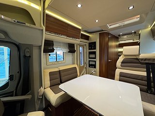 Husbil-halvintegrerad Adria Matrix Supreme 687SL 150HK 4 av 21