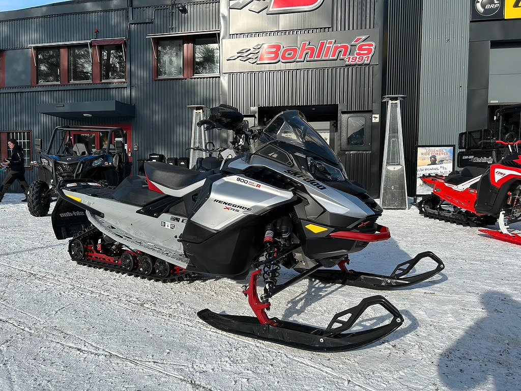 Ski-Doo Renegade X-RS 900 ACE Turbo R 137" 