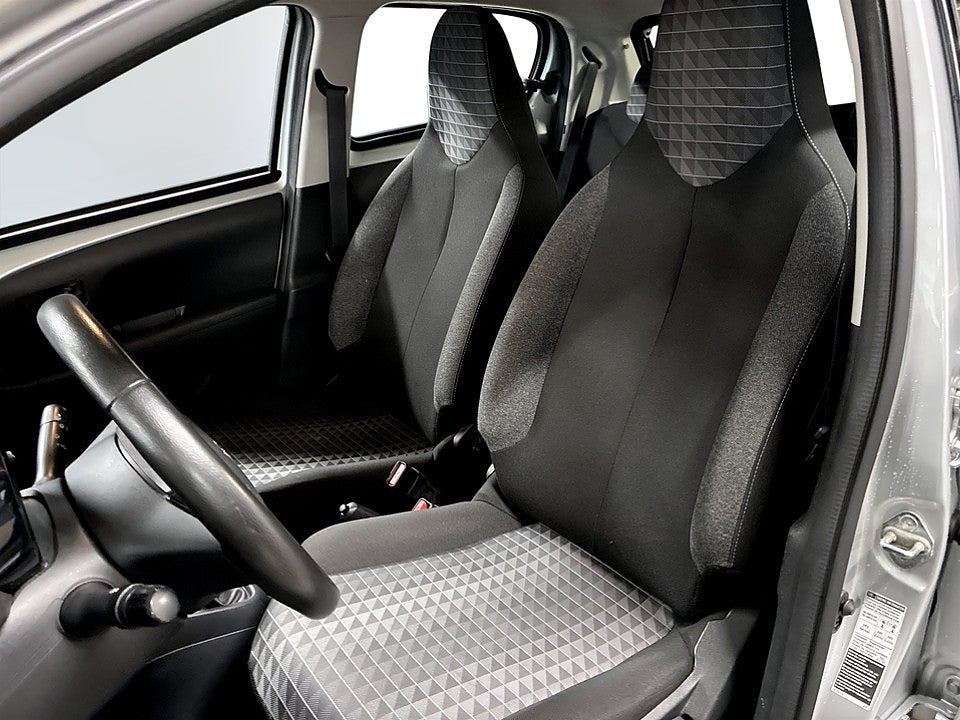 Bild på Peugeot 108 Active 5-dörrar 1.0 VTi 72hk BACKKAMERA
