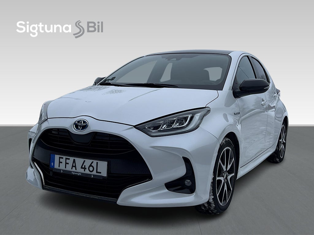 Toyota Yaris Hybrid CVT Style / Panorama / JBL