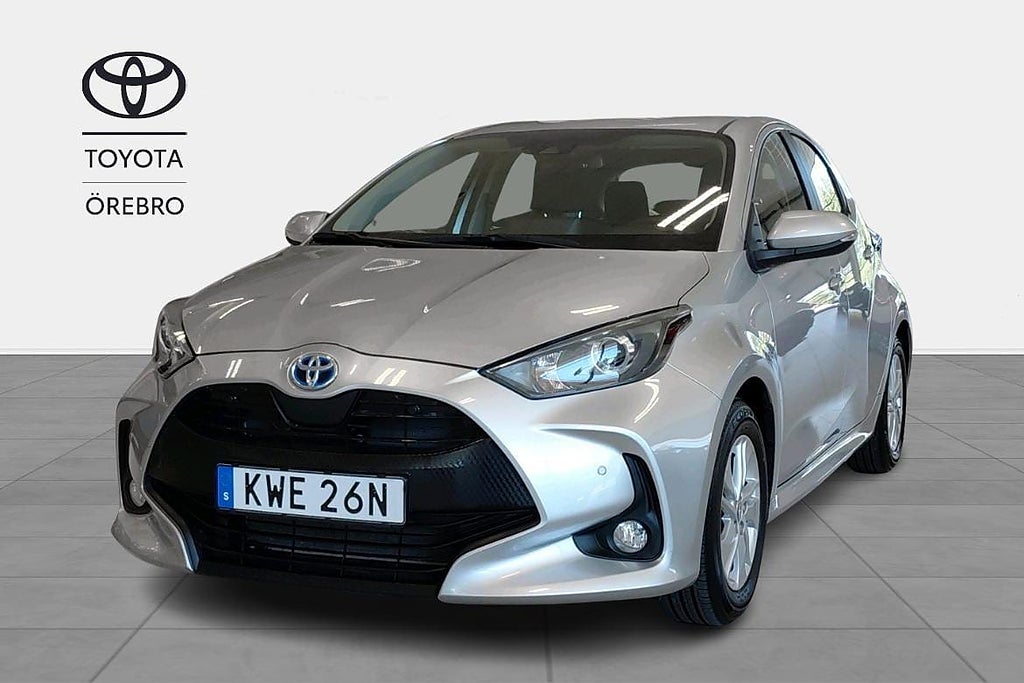 Toyota Yaris Hybrid Active Komfort p-sensorer Vinterhjul